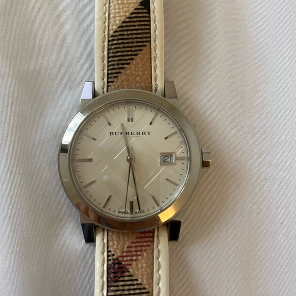 Authentic leather Burberry women’s watch - 34mm - Picture 3 of 3